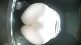 一月最新流出 夜总会酒吧绿光系列后拍小姐尿尿前蹲短裙高跟美女尿完不擦逼抖两下01