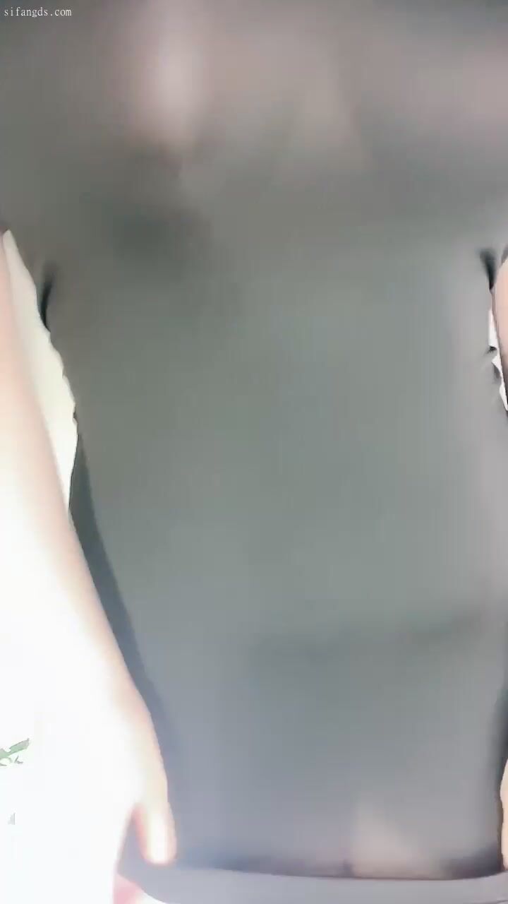 推荐 颜值嫩妹【沐暖一】Part2，大眼靓女，奶比头大，精品无毛白虎穴，裸舞诱惑，掰穴展示0