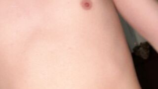 小情侣露脸性爱真实自拍，外表单纯小骚妹内心淫荡，男厕全裸露出楼道厕所造爱，专找刺激的玩3