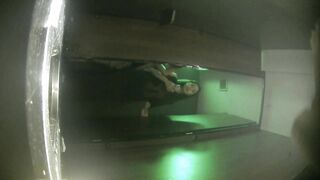 一月最新流出 夜总会酒吧绿光系列后拍小姐尿尿前蹲短裙高跟美女尿完不擦逼抖两下