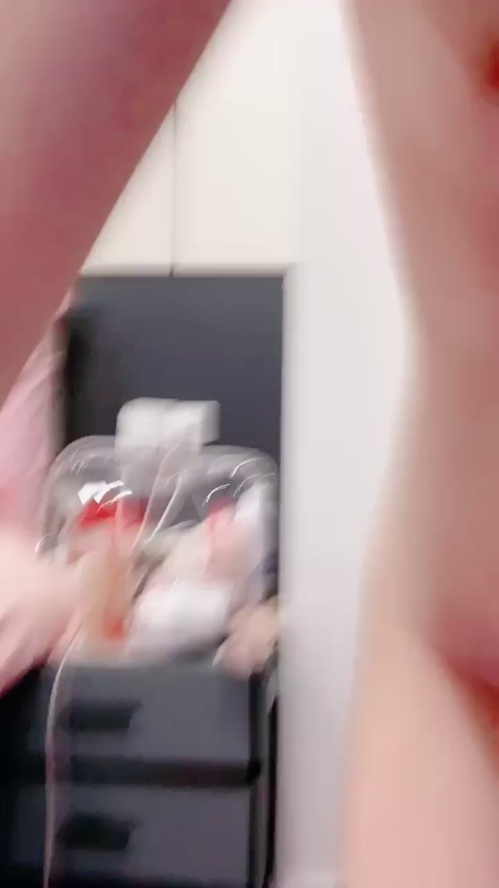 【小奶萝】萝莉甜妹~携闺蜜道具互玩假鸡巴干逼~喷水~舌吻