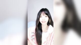 【小菲菲】甜美学妹~! 酥胸骚舞~跳蛋狂震~道具抽插~流浆00