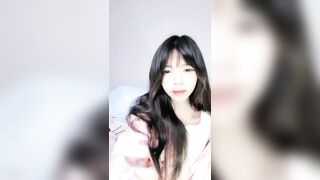 【小菲菲】甜美学妹~! 酥胸骚舞~跳蛋狂震~道具抽插~流浆00