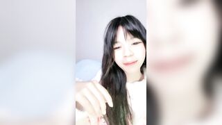 【小菲菲】甜美学妹~! 酥胸骚舞~跳蛋狂震~道具抽插~流浆00