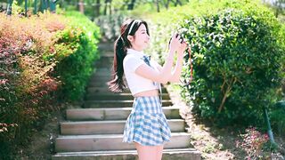 【户外露出】【jena】周末阳光明媚停车场露出打扫车内卫生不经意露出嫩逼餐厅露出