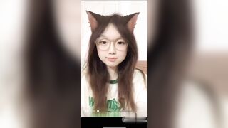 云盘高质露脸泄密！大奶肥臀眼镜学生妹自拍照单纯可爱，私下极度反差，被老司机调教啪啪