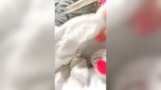 打飞机推荐极品女学生【极品妞妞】极品美乳全身雪白细嫩粉嫩逼逼好想吃一口完美身材又害我射了三次