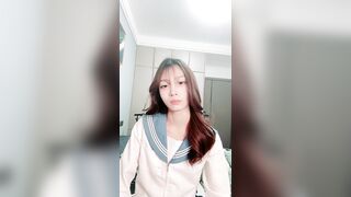 推荐 颜值小太妹【静静香】新人下海，大尺度掰逼展示，裸舞诱惑，为大哥提供情绪价值