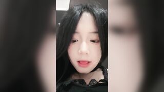 【e懒得喷】危险纯欲体G奶女学生 全身肌肤雪白完美身材小蛮腰大长腿粉嫩逼逼抖胸裸舞道具喷水0