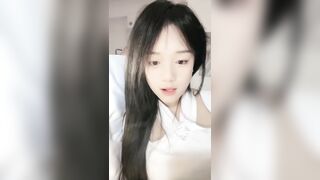 【e懒得喷】危险纯欲体G奶女学生 全身肌肤雪白完美身材小蛮腰大长腿粉嫩逼逼抖胸裸舞道具喷水1