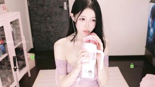 ♦️颜值嫩妹【nide_xiaogou】阿黑颜妹子、极品高颜大奶嫩妹 诱惑裸舞、乳夹深喉11