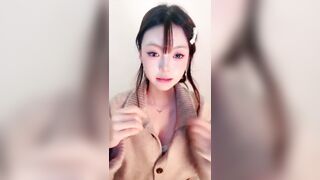 【小佳宝】超甜校花 美乳粉逼 很是清纯 沐浴 手势舞 掰穴自慰0