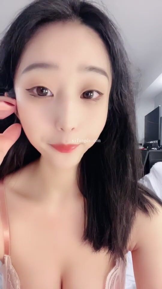 推荐 颜值嫩妹【学妹菲菲】Part2,极品学生妹，奶圆逼粉，精品蝴蝶穴，榨精极品，奶粉逼粉，乳交圣体0