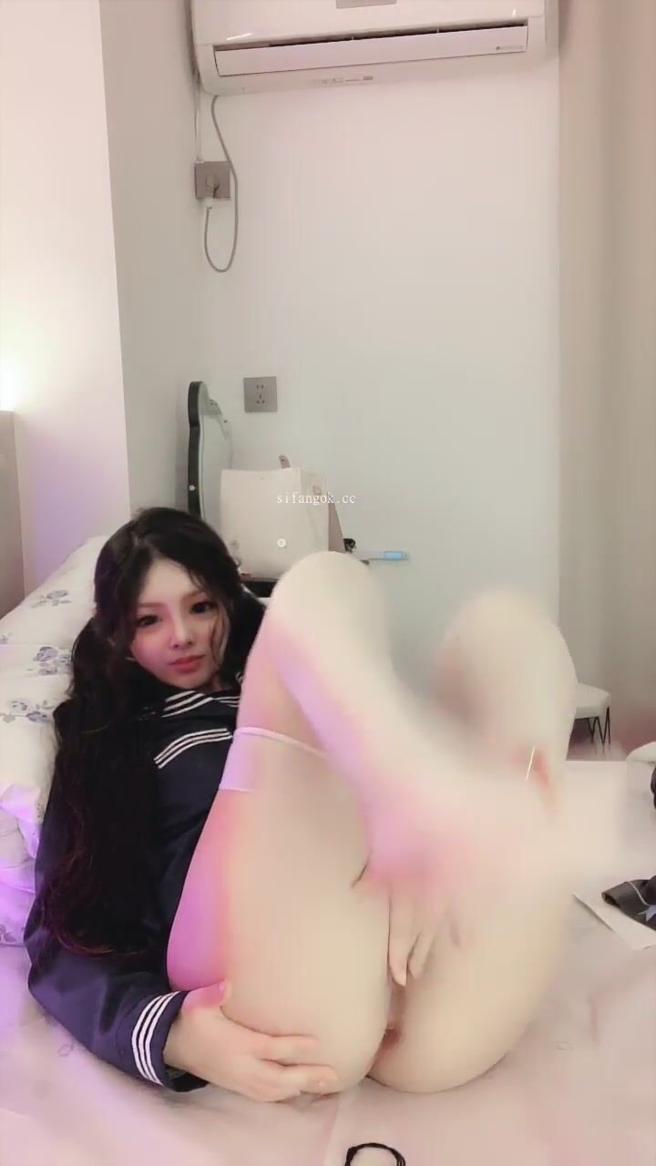 【一点萝】高颜值双马尾粉嫩白虎小萝莉 雪白的裸体 粉嫩无毛逼 就像充气娃娃