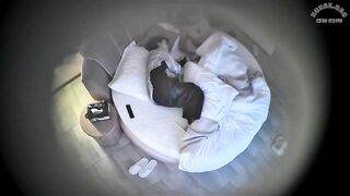 上帝视角 3-1 操短发女人就是有一种莫名的情趣加成 短发大姐少妇被男人在情趣圆床上猛操几回 毛真多0