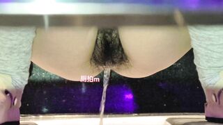 大神潜入办公楼女厕全景偷拍多位美女职员❤️各种极品小黑鲍.