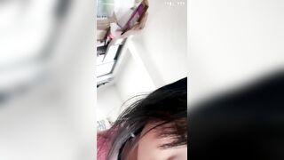 【水嫩宝宝】真实农村养鸡少女农村户外露出直播可爱内裤别跳蛋在院子里直播勾引农村大爷舔B