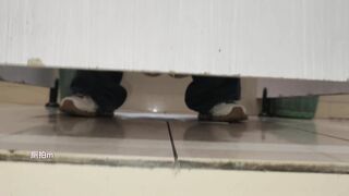 大神男扮女装潜入办公楼女厕全景偷拍多位美女职员 各种极品小黑鲍