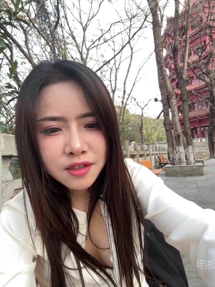 逆天户外主播【qingqing-ss】高颜值长腿丝袜、公园、商场餐厅大胆当着路人面裸露自慰