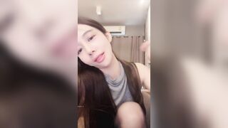 尤物推荐【美人儿】逆天女神 颜值身材吊打网红明星 美到窒息 绿播下海 全裸下厨 跳蛋自慰爽