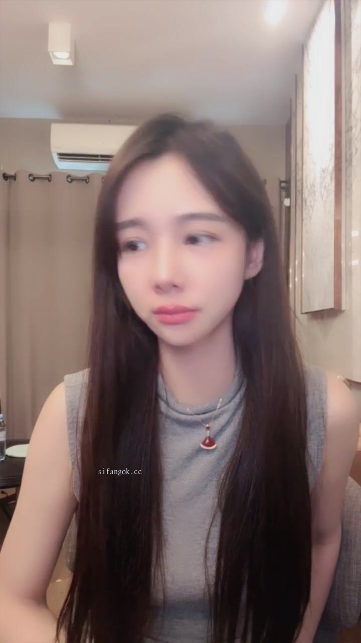 尤物推荐【美人儿】逆天女神 颜值身材吊打网红明星 美到窒息 绿播下海 全裸下厨 跳蛋自慰爽