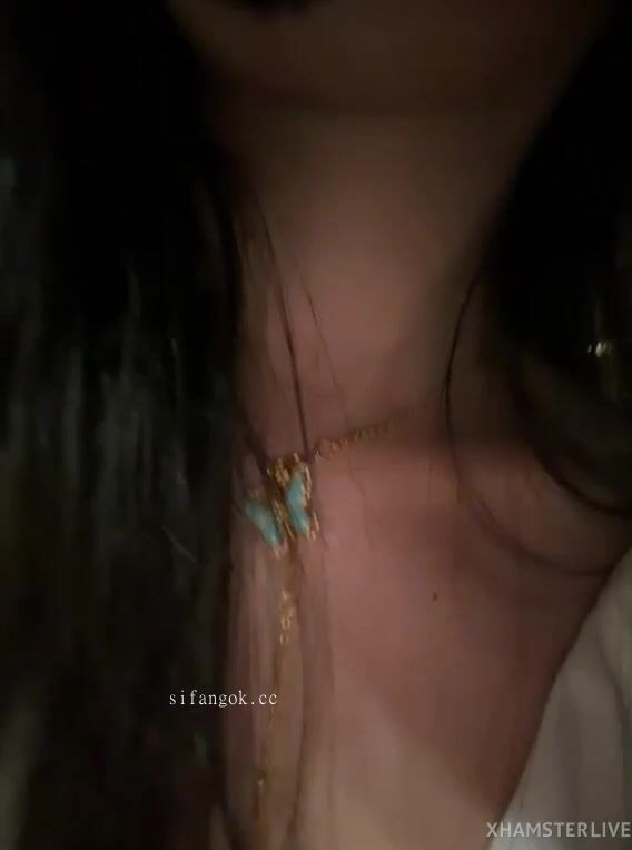 22岁少女【nidebaby】高尔夫跳蛋 会所勾搭技师 道具狂插 有钱人就是会玩7