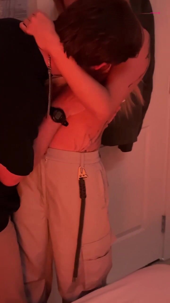 极品留学生_吴梦予_三P视频曝光_绿帽男友拉朋友双插_黑丝翘臀被撞出层层肉浪_香艳到炸！