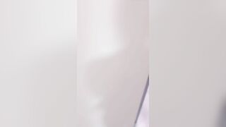 三个粉嫩的小姐姐【小月儿】多人混战 小嫩B被干的通红(3V)