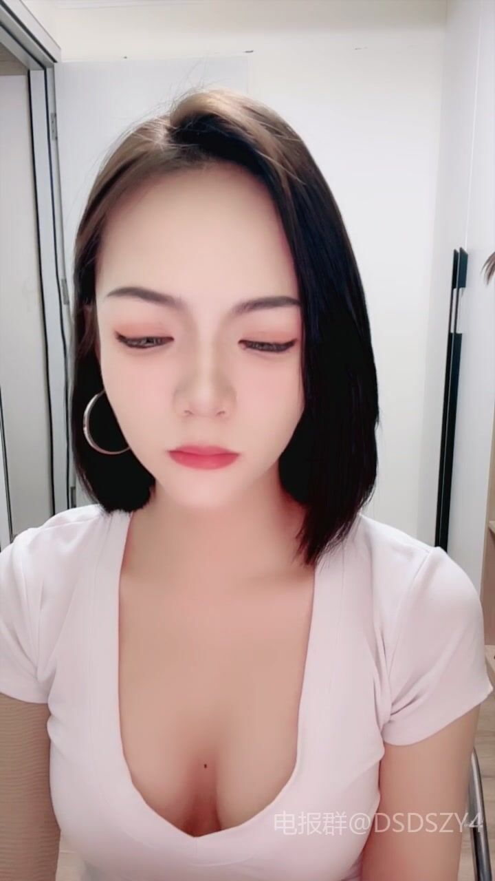 ♦️反差颜值喷水姬 高难度倒立自慰【顾只只】纯御妖娆多变 大尺度秀 镜子前疯狂喷水1