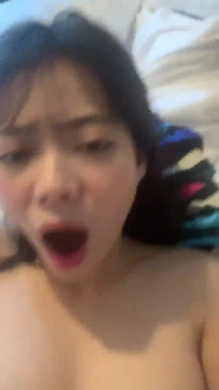 柬埔寨极品女美女泄密流出 主动骑乘在男友身上摇曳，简直爽歪歪