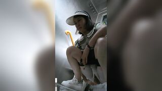 【经典厕拍】师范大学厕所偷拍青春靓丽的小姐姐们01