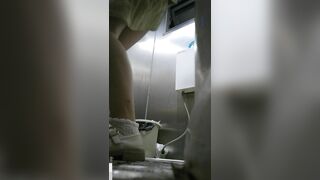 【经典厕拍】师范大学厕所偷拍青春靓丽的小姐姐们02