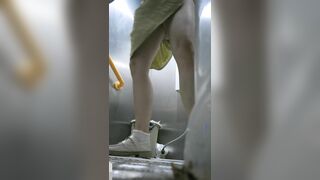 【经典厕拍】师范大学厕所偷拍青春靓丽的小姐姐们02