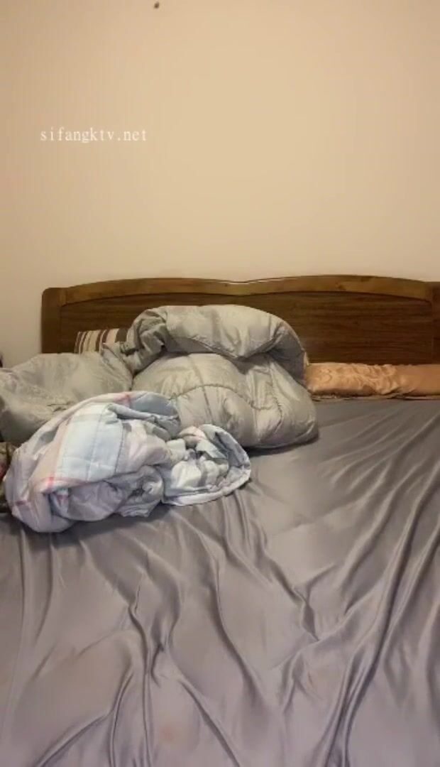 精品推荐 【魅美子】贫乳萝莉小学妹刚发育好的白虎小穴