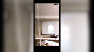 ❤️极品反差婊❤️极品眼镜妹，无论身材还是颜值都是顶尖，被狂艹到喷水如撒尿，犹如喷泉一般！1