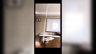 ❤️极品反差婊❤️极品眼镜妹，无论身材还是颜值都是顶尖，被狂艹到喷水如撒尿，犹如喷泉一般！1