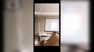 ❤️极品反差婊❤️极品眼镜妹，无论身材还是颜值都是顶尖，被狂艹到喷水如撒尿，犹如喷泉一般！1