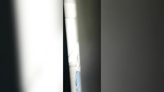 ☀️最新6月流出勇闯女厕,在厕所脱光做爱,醉酒呕吐摔倒在呕吐物上逼朝天 还对着妹子打飞机01