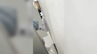 ☀️最新6月流出勇闯女厕,在厕所脱光做爱,醉酒呕吐摔倒在呕吐物上逼朝天 还对着妹子打飞机01