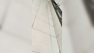 最新6月流出勇闯女厕,在厕所脱光做爱,醉酒呕吐摔倒在呕吐物上逼朝天 还对着妹子打飞机10