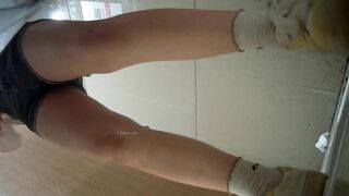 2025年极品厕拍KTV酒吧全景偷拍各种黑丝JK小姐姐01