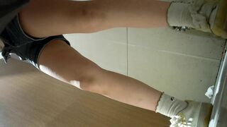 2025年极品厕拍KTV酒吧全景偷拍各种黑丝JK小姐姐01