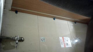 2025年极品厕拍KTV酒吧全景偷拍各种黑丝JK小姐姐的嫩逼