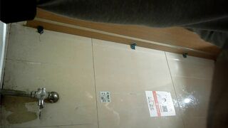 2025年极品厕拍KTV酒吧全景偷拍各种黑丝JK小姐姐的嫩逼