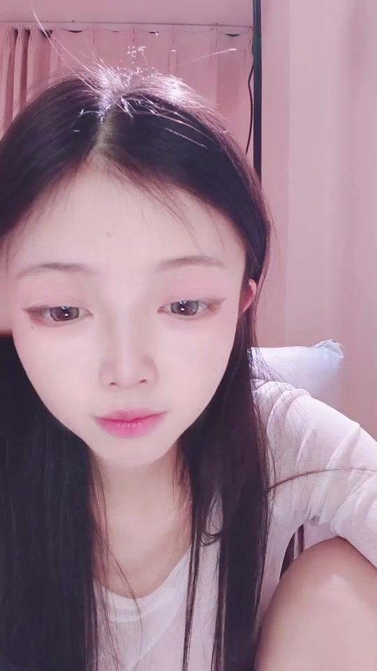 又嫩又极品的小仙女~【小奈美美】道具猛插，自慰合集1