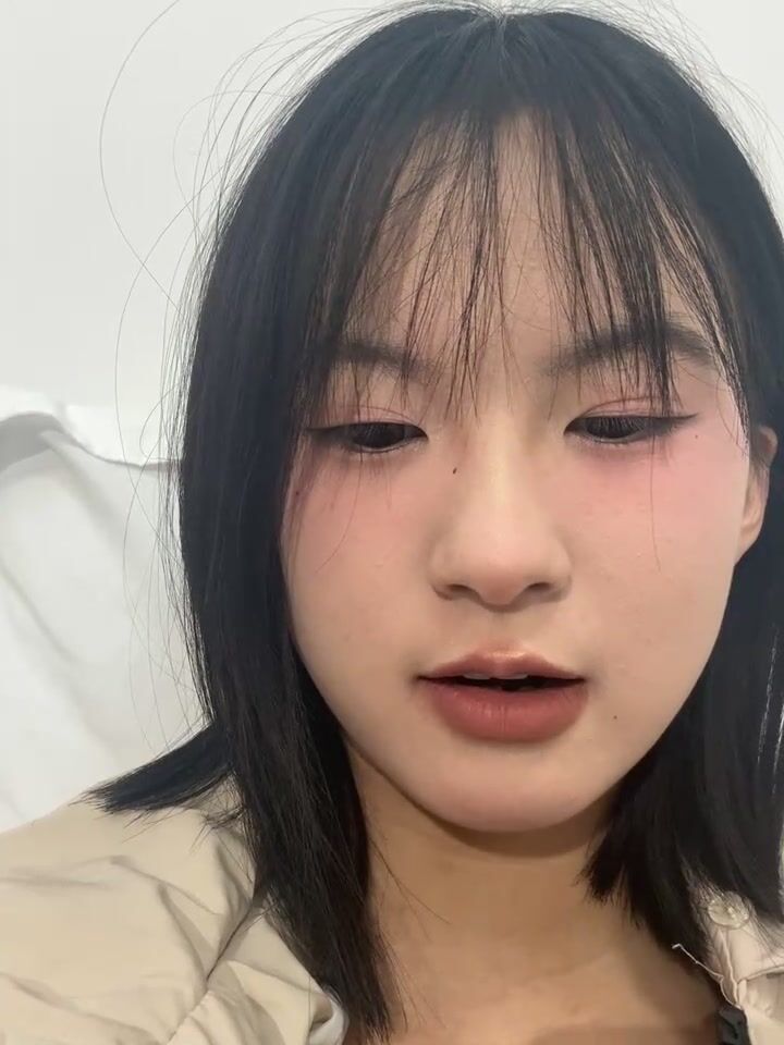 新人顶级嫩妹 AkYyds0001 小巧可爱直播啪啪视频