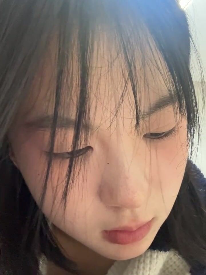 新人顶级骚逼嫩妹 AkYyds0001 小巧可爱直播啪啪视频3