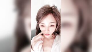 贫乳姐姐超甜！【甜甜的味】合集，大尺度骚逼自慰很诱人11