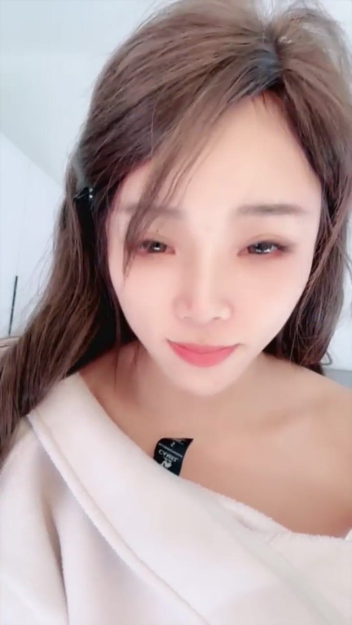 贫乳姐姐超甜！【甜甜的味】合集，大尺度骚逼自慰很诱人11