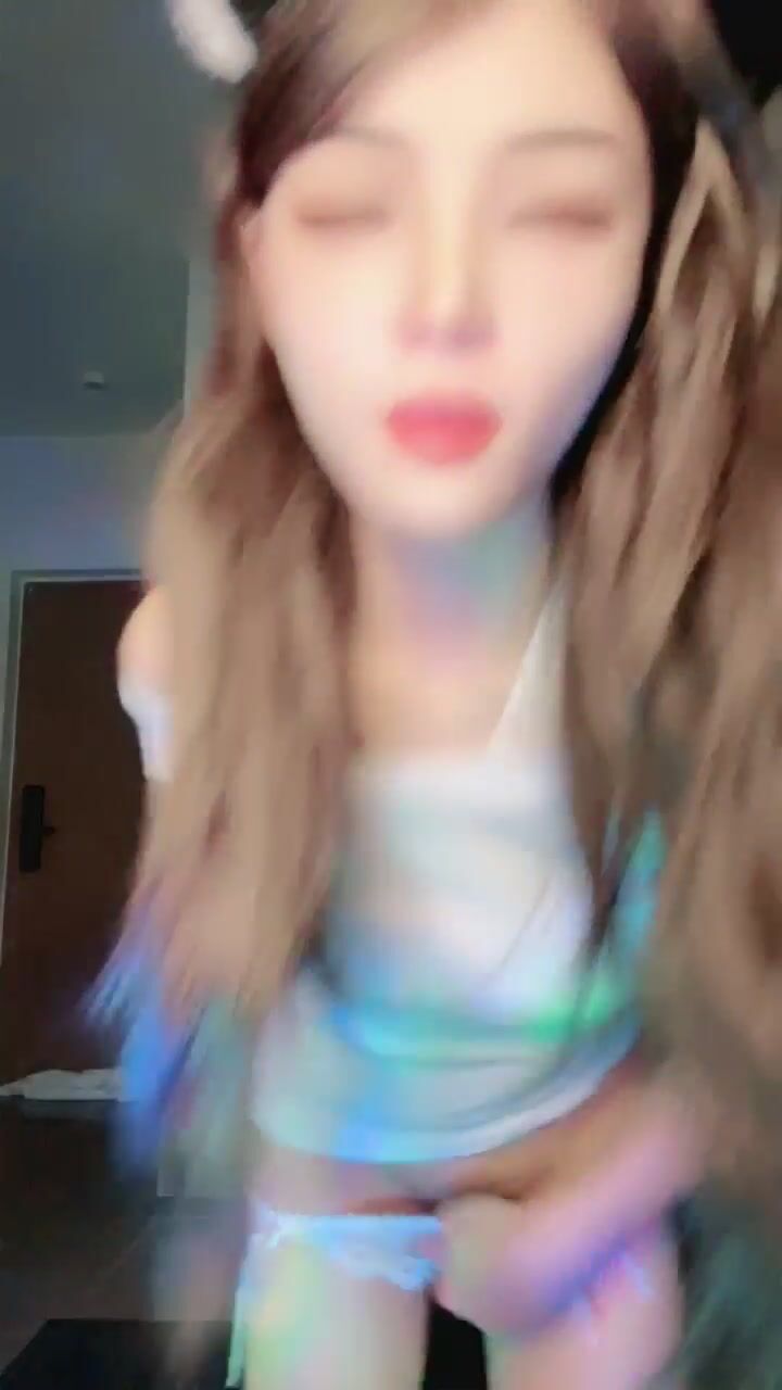 贫乳姐姐超甜！【甜甜的味】合集，大尺度骚逼自慰很诱人12